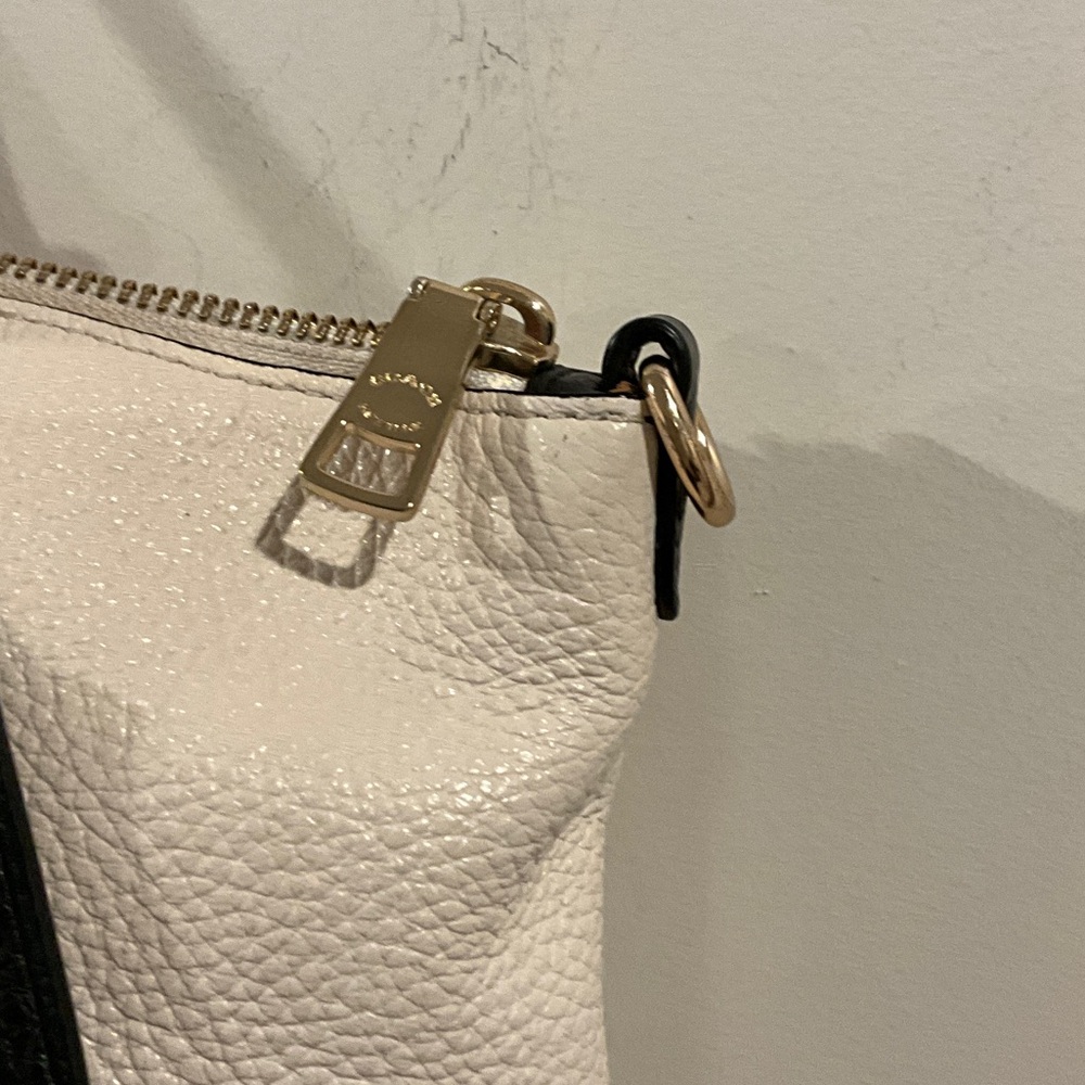 Coach Cream Tote with Black Handles - Picture 4 of 16